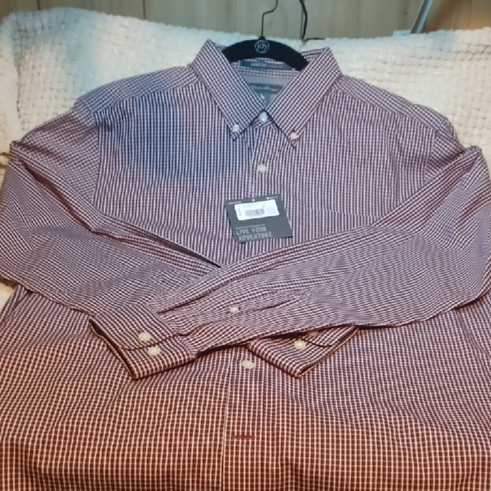 NWT Eddie Bauer Men's Burgundy Checkered Button Down Shirt